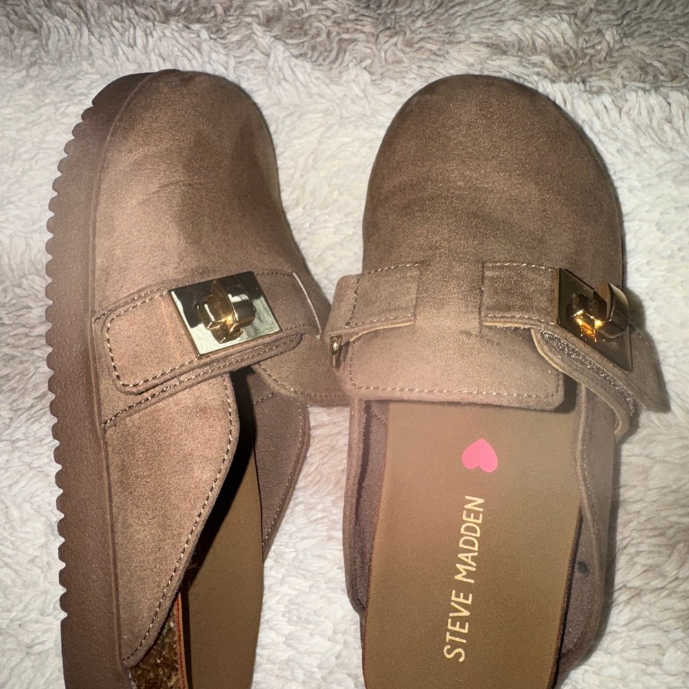 Girls Steve Madden Brown Mules with Gold Accent